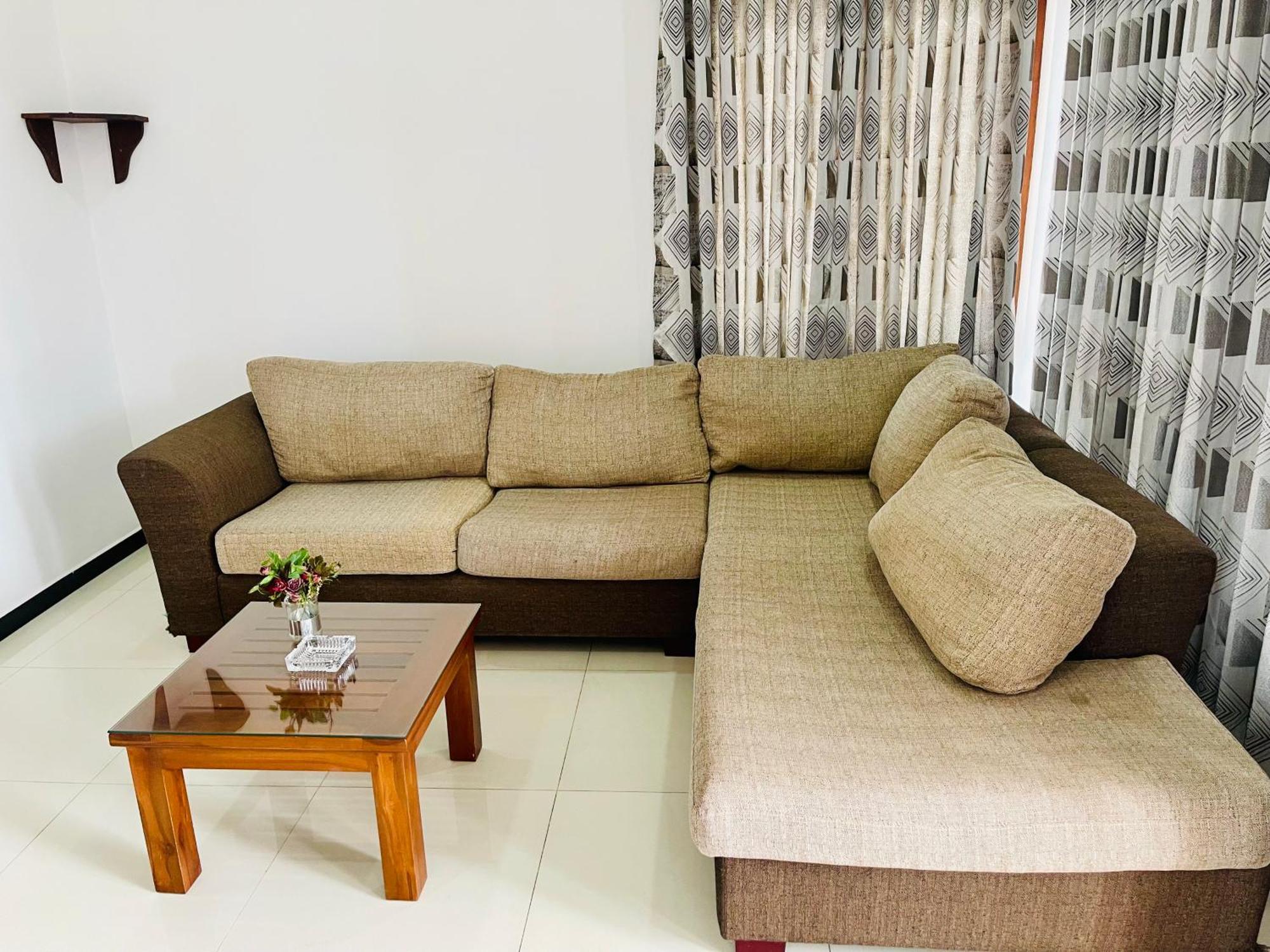 Sand & Surf Guest House Negombo Exterior photo