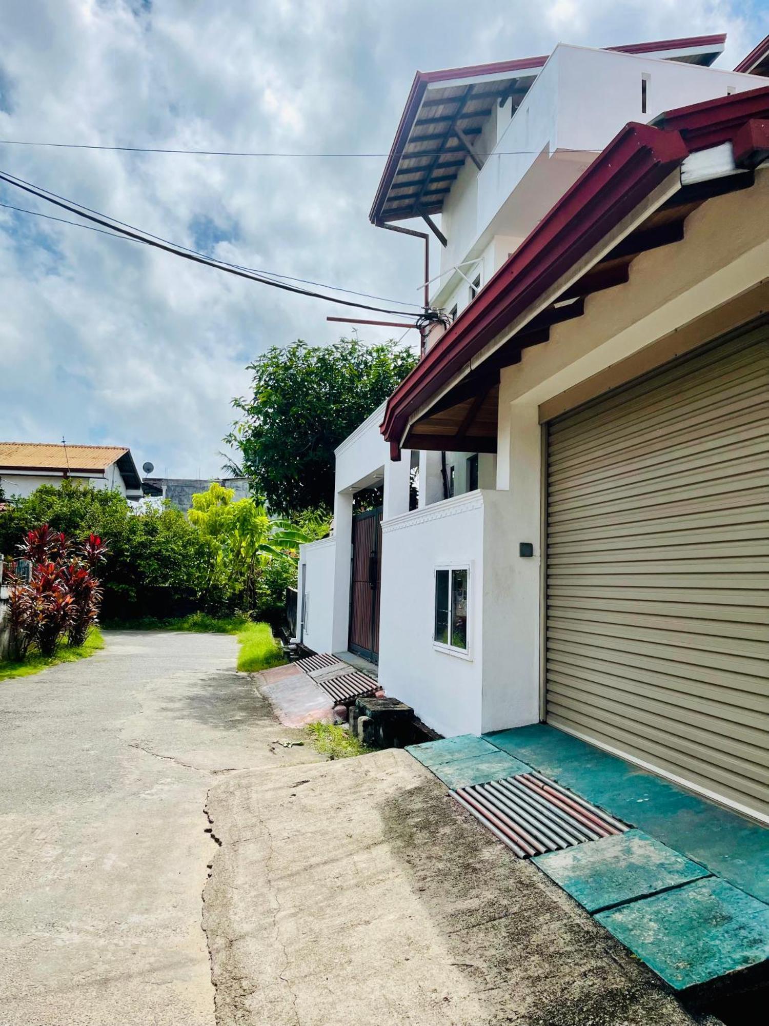 Sand & Surf Guest House Negombo Exterior photo