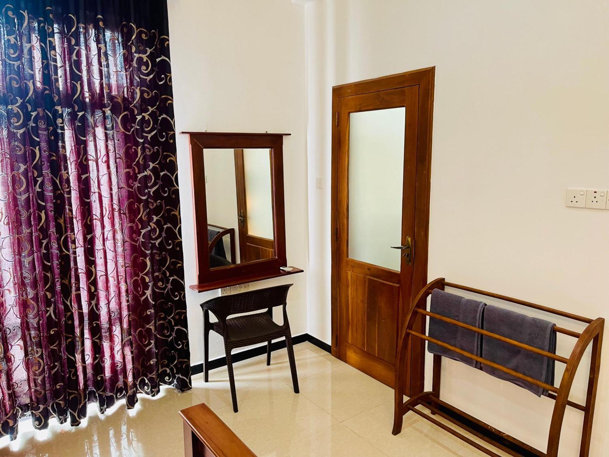 Sand & Surf Guest House Negombo Exterior photo