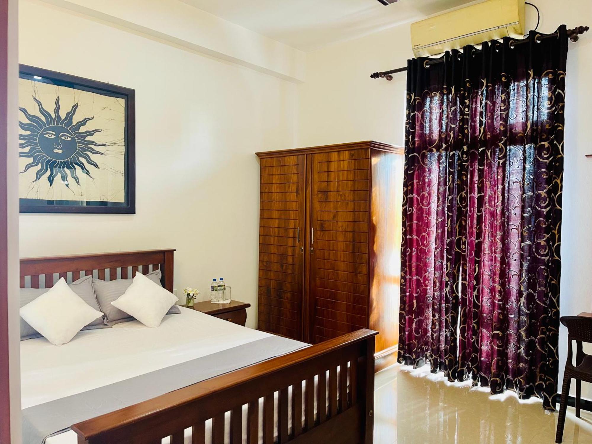 Sand & Surf Guest House Negombo Exterior photo