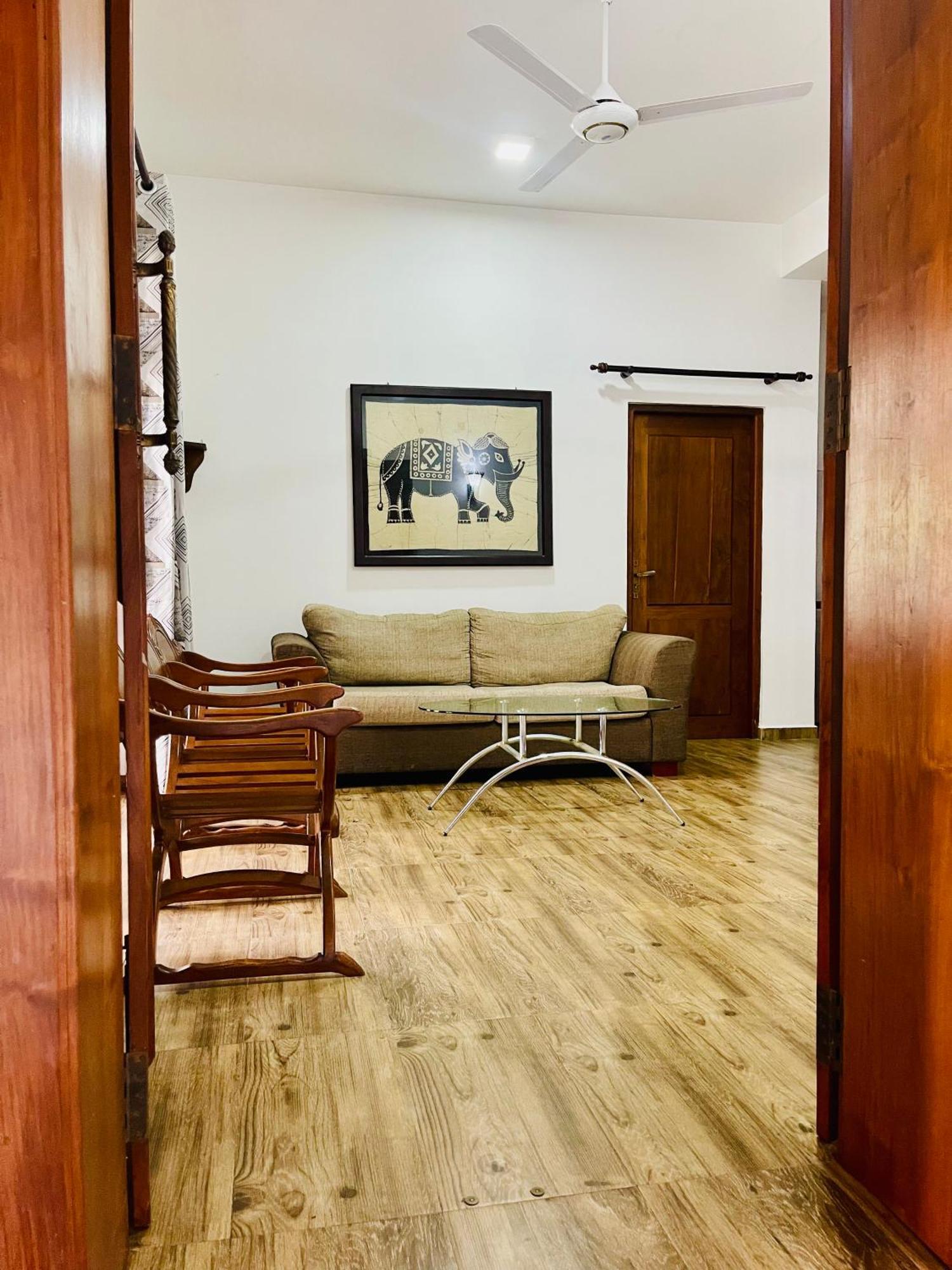 Sand & Surf Guest House Negombo Exterior photo