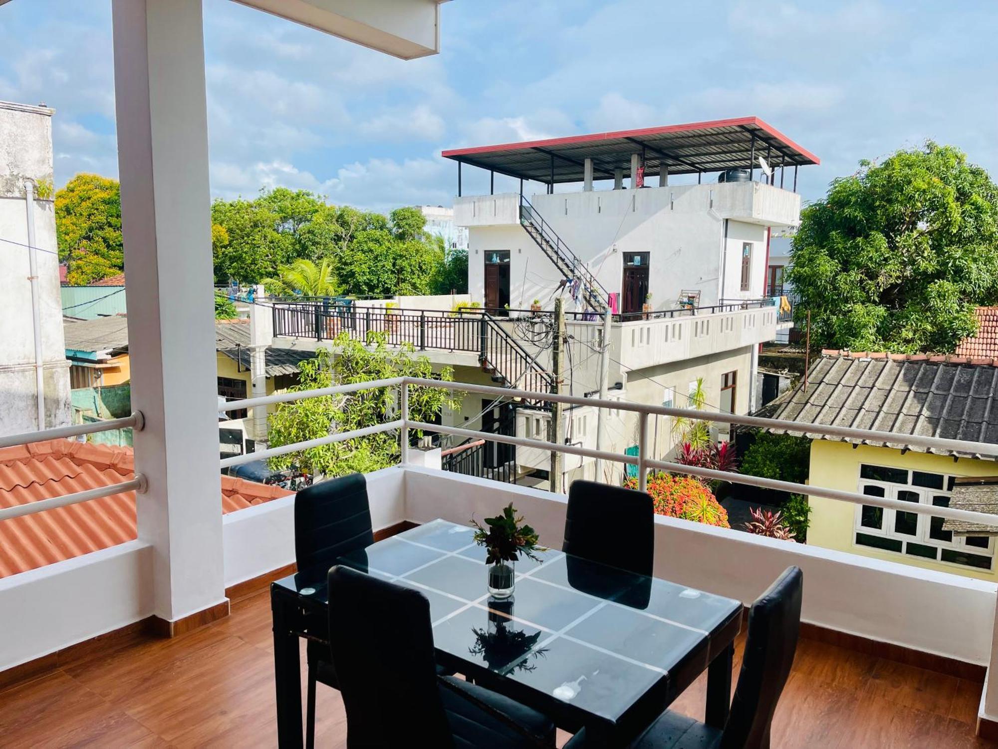 Sand & Surf Guest House Negombo Exterior photo