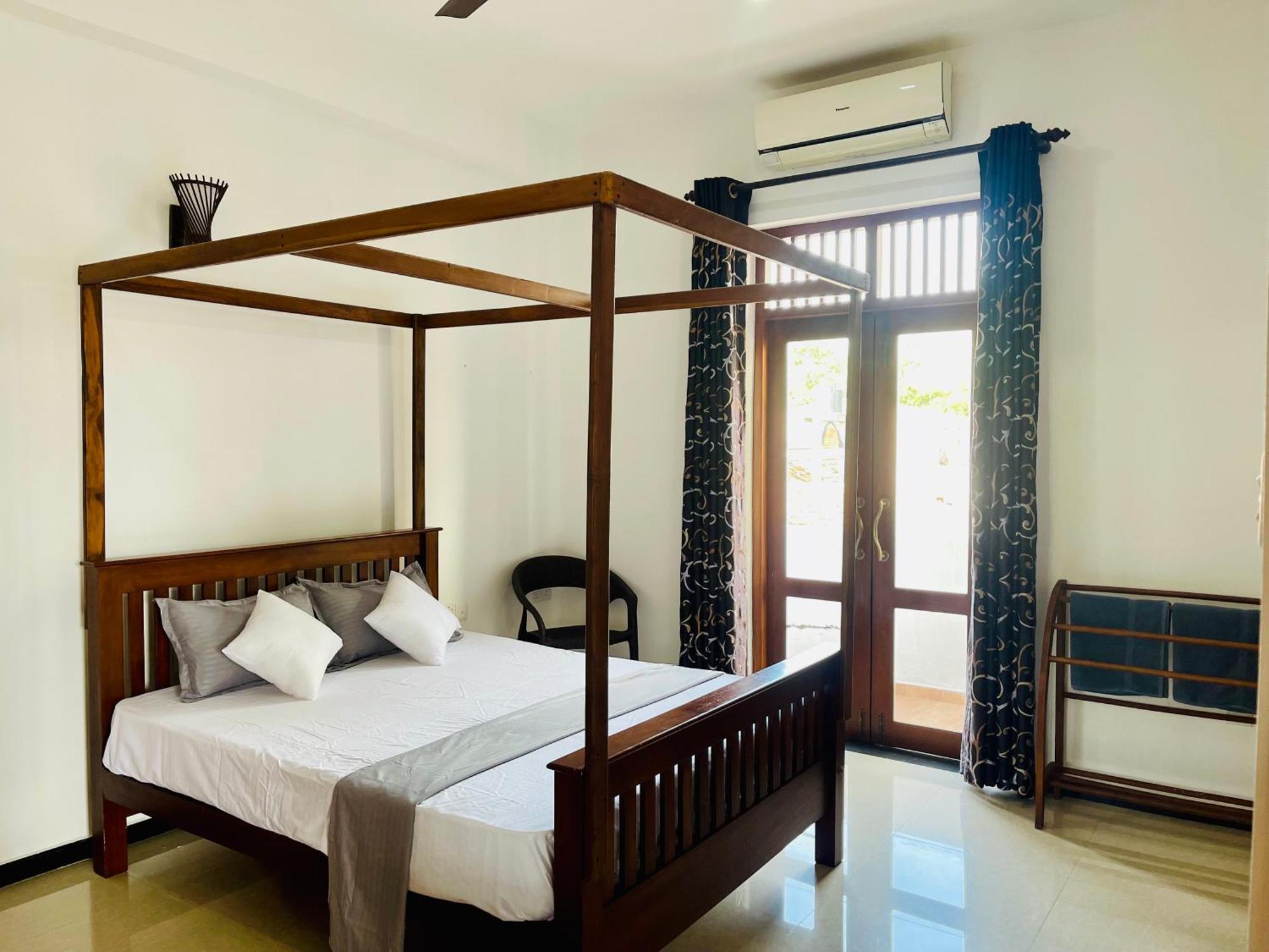 Sand & Surf Guest House Negombo Exterior photo